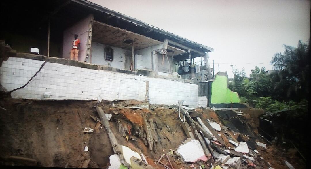 Littoral: Governor orders demolition of risk houses after a building collapse in Nyalla Priso